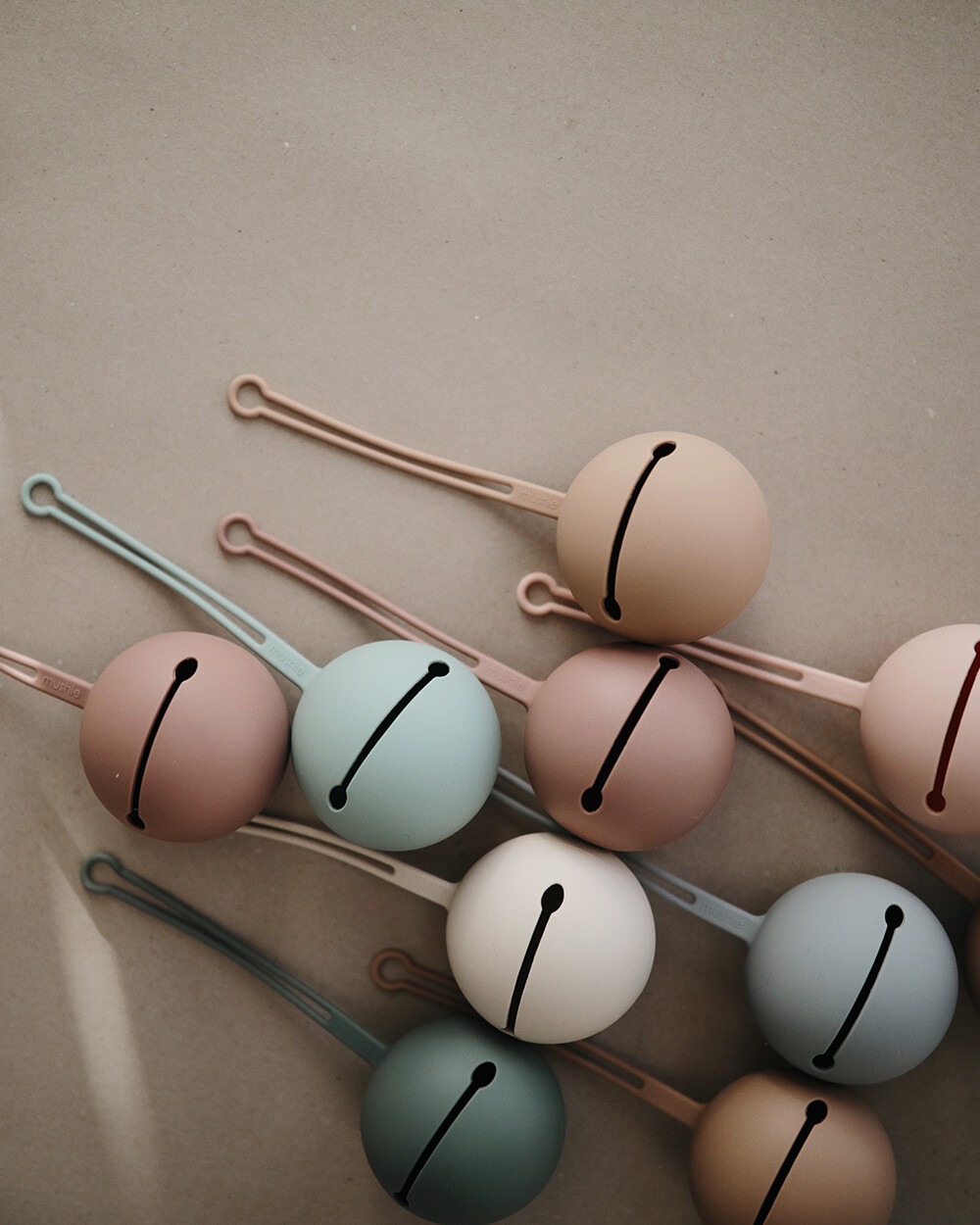 Boîte à sucette en silicone Unisexe (Mushie) - Image 1
